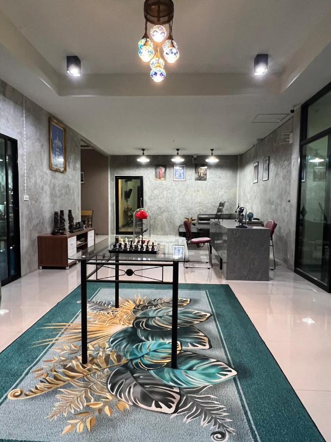 V Tharm Hotel Удон-Тхани Экстерьер фото