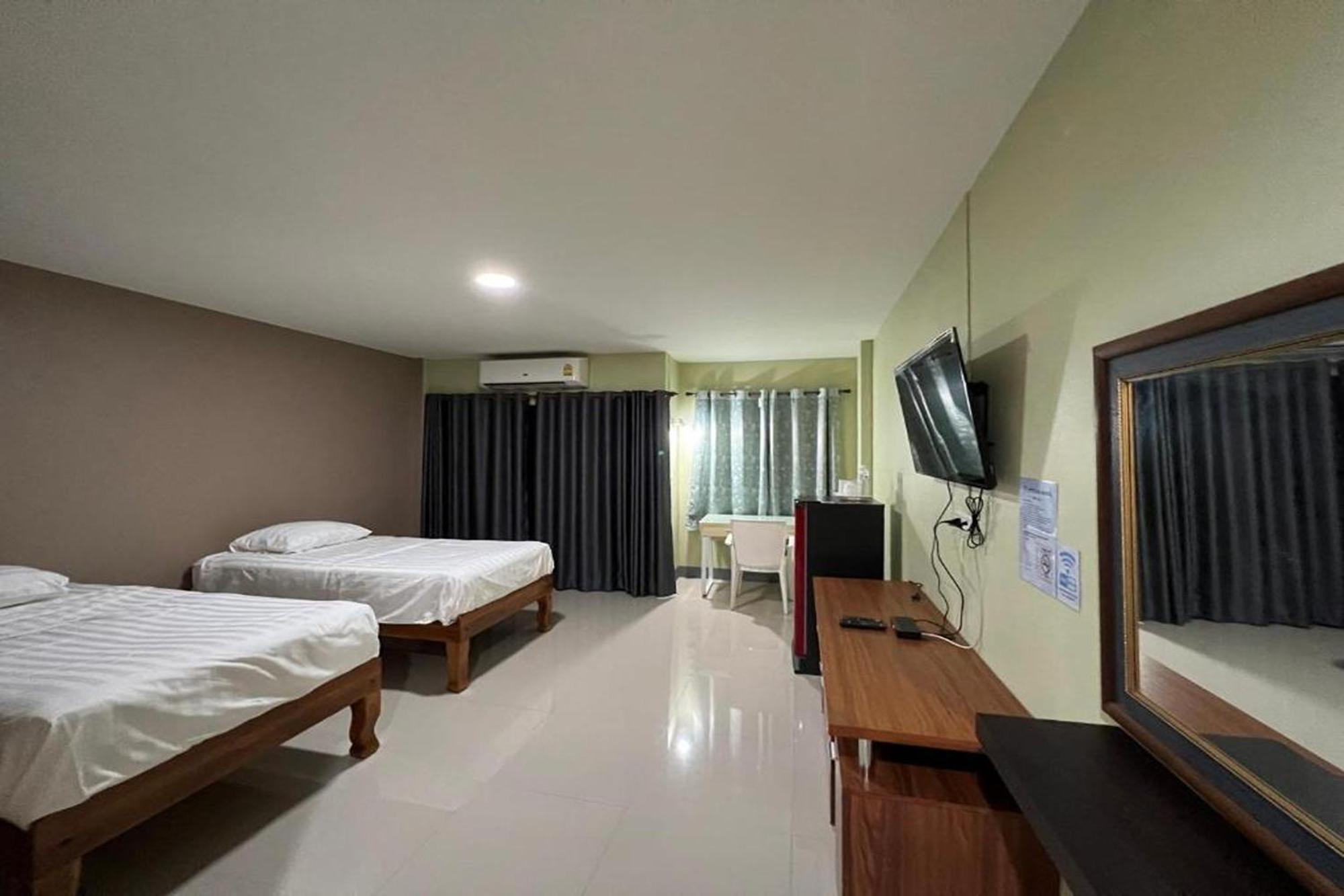 V Tharm Hotel Удон-Тхани Экстерьер фото