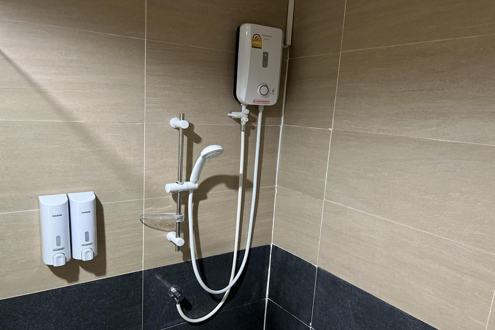V Tharm Hotel Удон-Тхани Экстерьер фото
