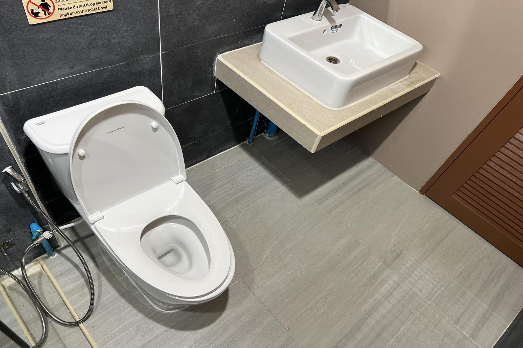 V Tharm Hotel Удон-Тхани Экстерьер фото