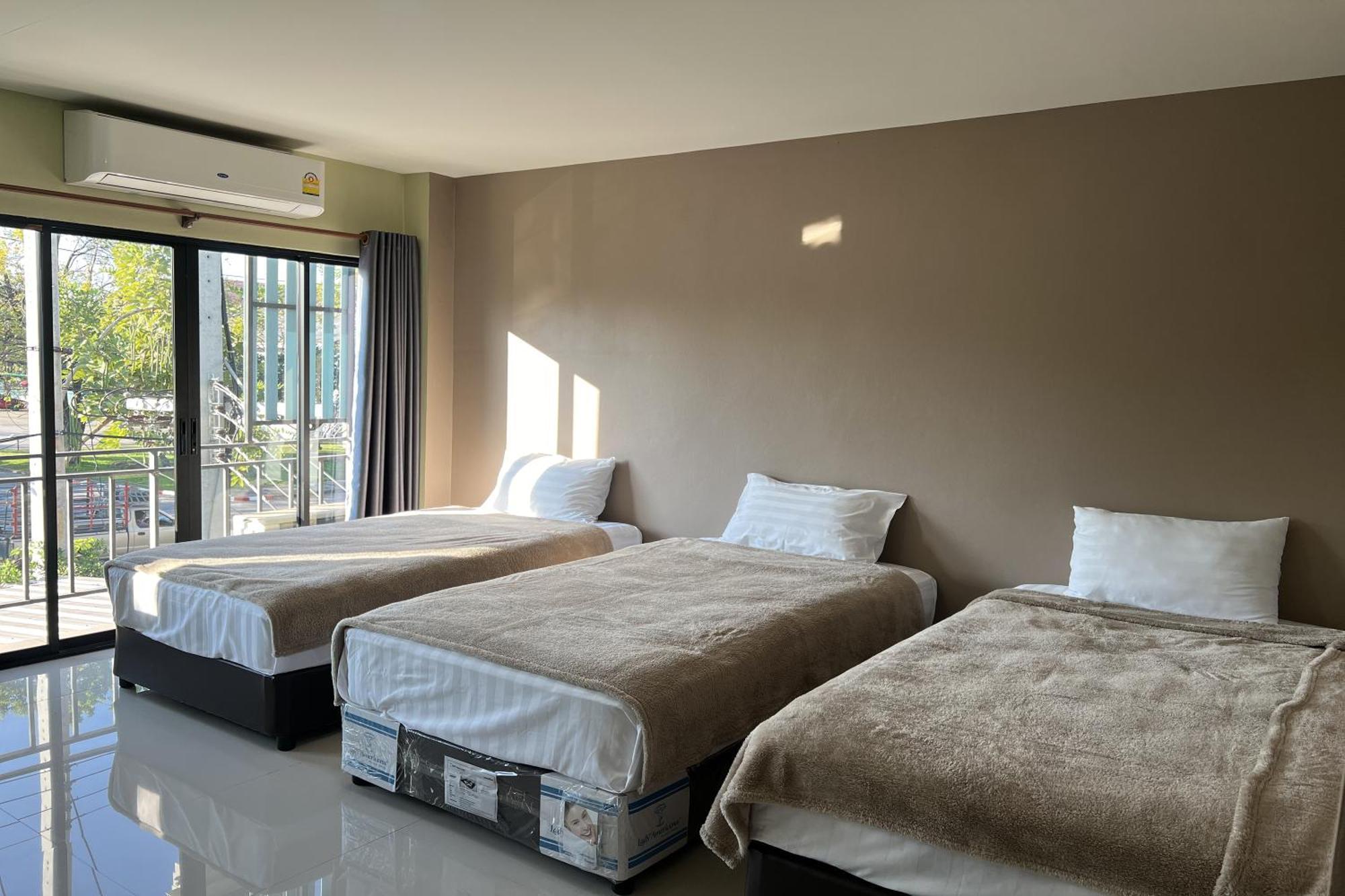 V Tharm Hotel Удон-Тхани Экстерьер фото